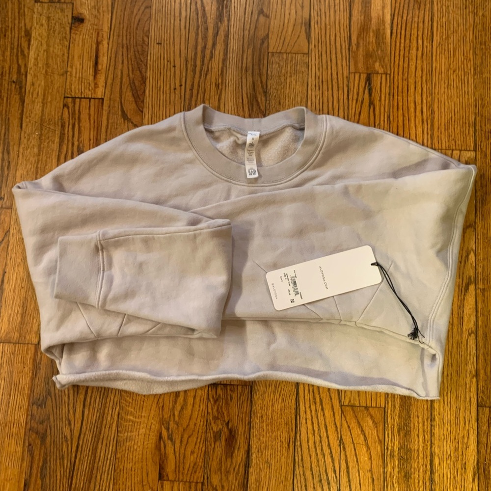 Alo yoga extreme crop crew neck sweater in lavender dusk
